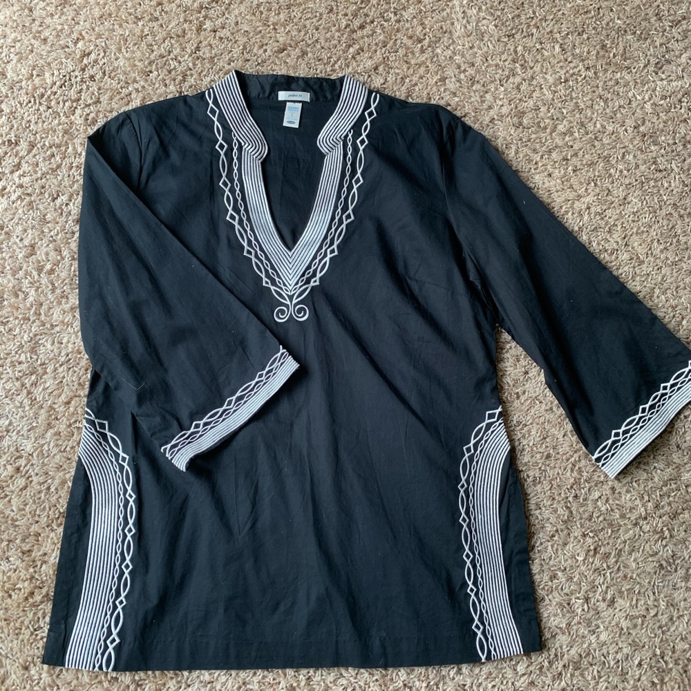 Old Navy Embellished Top Size L